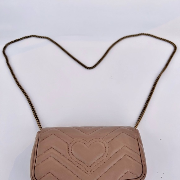 Like new GG MARMONT SUPER MINI BAG in taupe color goes with everything - Picture 5 of 12